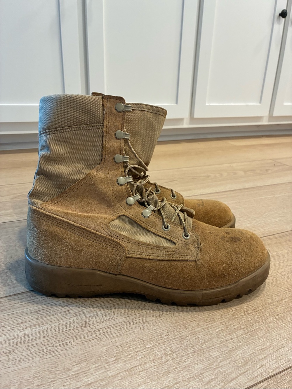 Belleville Men’s 390 DES Hot Weather Tan Combat Boot Suede Size 8.5 R
